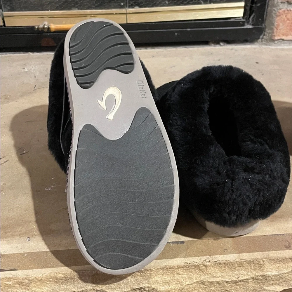 OluKai Black Women's Slippers - Picture 3 of 3